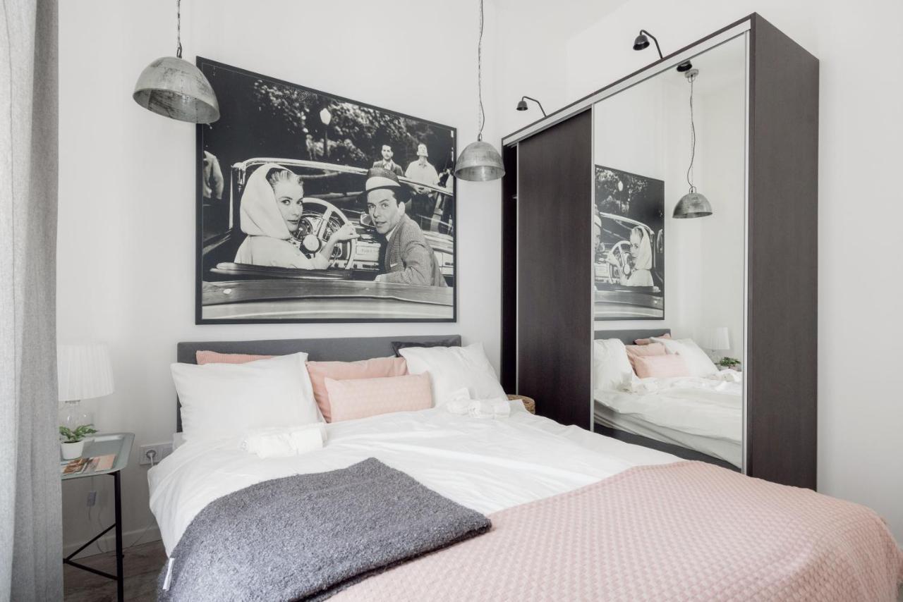 Two-Bedroom Apartment Next To Music Academy ブダペスト エクステリア 写真
